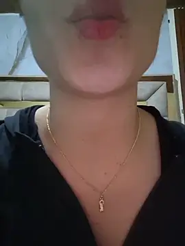 EmmaValencia  online show from 06/18/26, 11:58