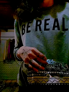 Snapshot of monroedelrey chatting on 12/15/25, 05:06 monroedelrey online show from 12/15/25, 05:06