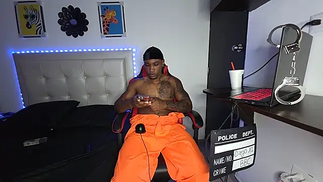 DiegoXL111 online show from 10/04/25, 04:32