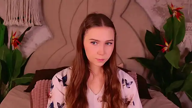 Snapshot of OliviaLay chatting on 11/07/25, 11:10 OliviaLay online show from 11/07/25, 11:10