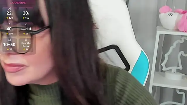 Snapshot of LindaRomero chatting on 10/04/25, 09:07 LindaRomero online show from 10/04/25, 09:07