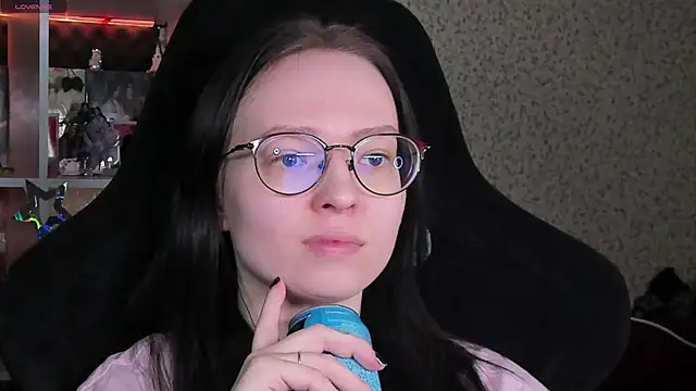 Snapshot of power_robynn chatting on 04/17/26, 03:04 power robynn online show from 04/17/26, 03:04