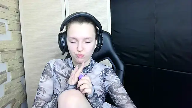 Diana-back online show from 11/12/25, 11:54