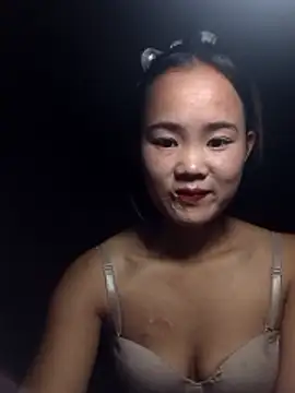 Snapshot of Alice_wo chatting on 10/18/25, 10:43 Alice wo online show from 10/18/25, 10:43