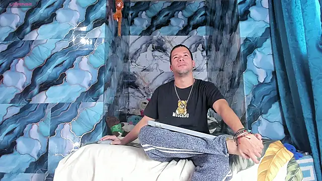 celesteyorucso1 online show from 10/04/25, 09:02