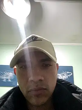 Snapshot of Amante1006 chatting on 10/03/25, 05:04 Amante1006 online show from 10/03/25, 05:04