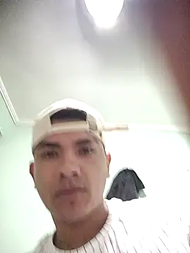 Snapshot of Amante1006 chatting on 10/06/25, 03:04 Amante1006 online show from 10/06/25, 03:04