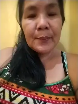 Snapshot of milagrose_rose chatting on 11/30/25, 01:42 milagrose rose online show from 11/30/25, 01:42