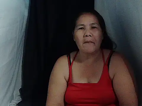 Snapshot of milagrose_rose chatting on 03/21/26, 12:21 milagrose rose online show from 03/21/26, 12:21