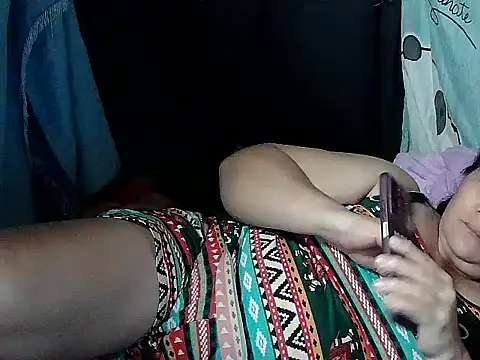 Snapshot of milagrose_rose chatting on 03/24/26, 08:03 milagrose rose online show from 03/24/26, 08:03