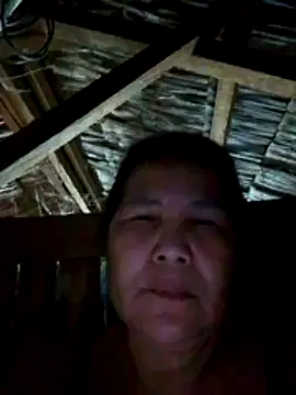 Snapshot of milagrose_rose chatting on 04/12/26, 01:05 milagrose rose online show from 04/12/26, 01:05