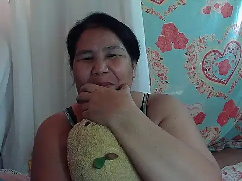 Snapshot of milagrose_rose chatting on 04/15/26, 05:25 milagrose rose online show from 04/15/26, 05:25