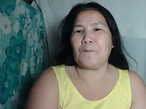 Snapshot of milagrose_rose chatting on 05/03/26, 12:49 milagrose rose online show from 05/03/26, 12:49