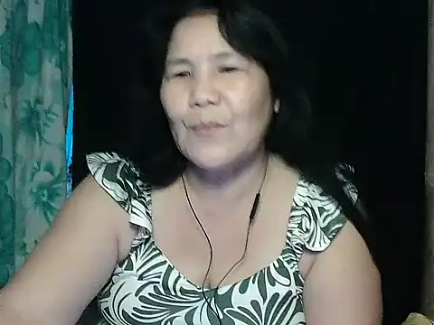 Snapshot of milagrose_rose chatting on 05/15/26, 11:23 milagrose rose online show from 05/15/26, 11:23