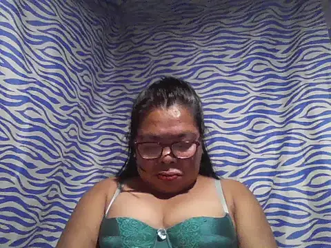 Snapshot of cris_tita chatting on 06/23/26, 02:15 cris tita online show from 06/23/26, 02:15