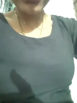 Snapshot of Hotty_ruvi chatting on 10/15/25, 05:13 Hotty ruvi online show from 10/15/25, 05:13