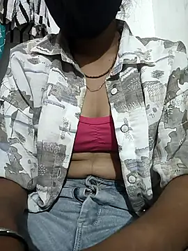 Snapshot of Hotty_ruvi chatting on 10/17/25, 07:27 Hotty ruvi online show from 10/17/25, 07:27