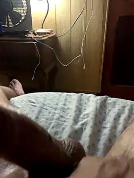 Snapshot of -bunny06 chatting on 10/06/25, 02:36 -bunny06 online show from 10/06/25, 02:36