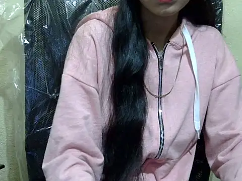 Snapshot of Shazi_1 chatting on 11/13/25, 01:15 Shazi 1 online show from 11/13/25, 01:15