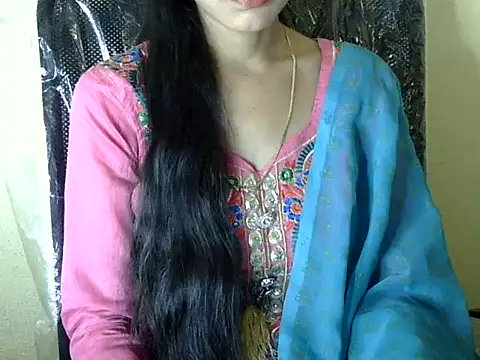 Snapshot of Shazi_1 chatting on 11/15/25, 01:58 Shazi 1 online show from 11/15/25, 01:58