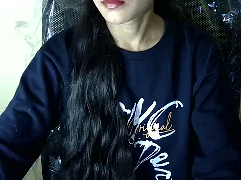 Snapshot of Shazi_1 chatting on 11/18/25, 11:47 Shazi 1 online show from 11/18/25, 11:47