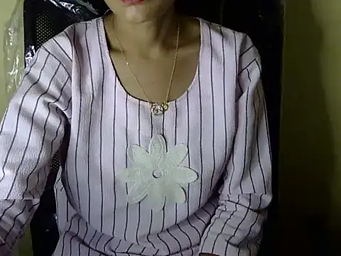 Snapshot of Shazi_1 chatting on 11/21/25, 07:45 Shazi 1 online show from 11/21/25, 07:45