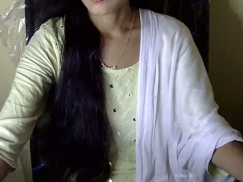 Snapshot of Shazi_1 chatting on 11/24/25, 02:28 Shazi 1 online show from 11/24/25, 02:28