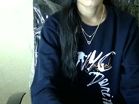 Snapshot of Shazi_1 chatting on 11/26/25, 03:29 Shazi 1 online show from 11/26/25, 03:29