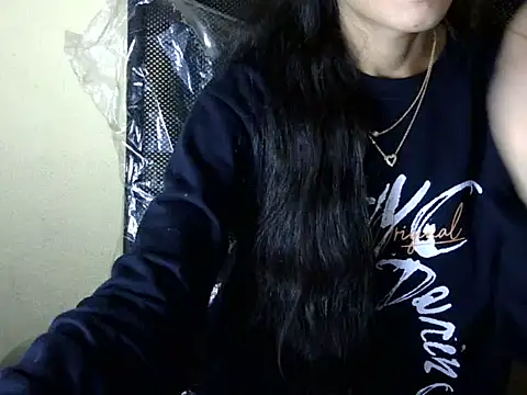 Snapshot of Shazi_1 chatting on 11/26/25, 03:35 Shazi 1 online show from 11/26/25, 03:35