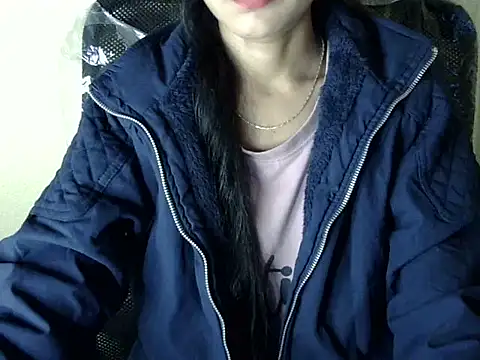 Snapshot of Shazi_1 chatting on 12/18/25, 05:13 Shazi 1 online show from 12/18/25, 05:13