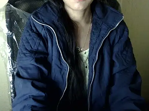 Snapshot of Shazi_1 chatting on 12/18/25, 05:19 Shazi 1 online show from 12/18/25, 05:19