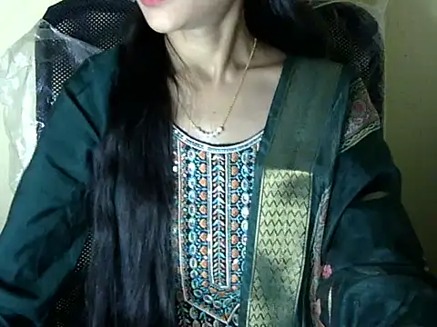 Snapshot of Shazi_1 chatting on 12/19/25, 02:24 Shazi 1 online show from 12/19/25, 02:24