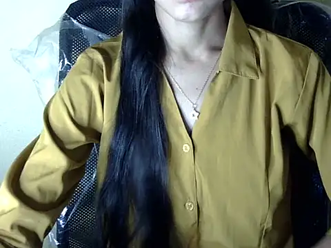 Snapshot of Shazi_1 chatting on 12/22/25, 05:10 Shazi 1 online show from 12/22/25, 05:10