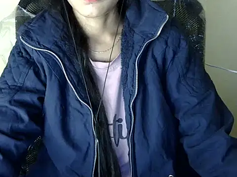 Snapshot of Shazi_1 chatting on 12/23/25, 05:16 Shazi 1 online show from 12/23/25, 05:16