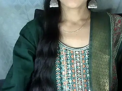 Snapshot of Shazi_1 chatting on 02/10/26, 04:11 Shazi 1 online show from 02/10/26, 04:11