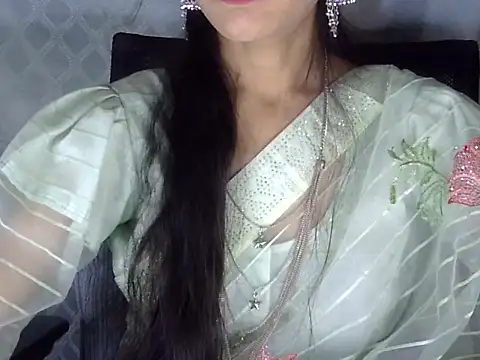 Snapshot of Shazi_1 chatting on 02/14/26, 02:58 Shazi 1 online show from 02/14/26, 02:58