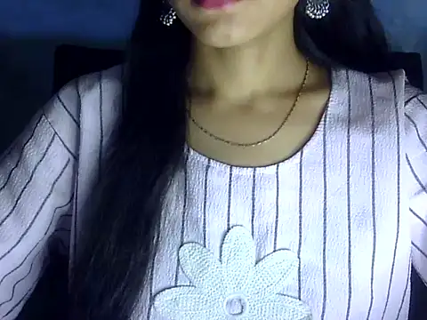 Snapshot of Shazi_1 chatting on 06/20/26, 02:42 Shazi 1 online show from 06/20/26, 02:42