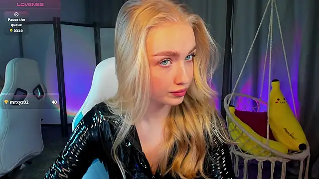 Snapshot of TessaGrays chatting on 02/08/26, 08:07 TessaGrays online show from 02/08/26, 08:07