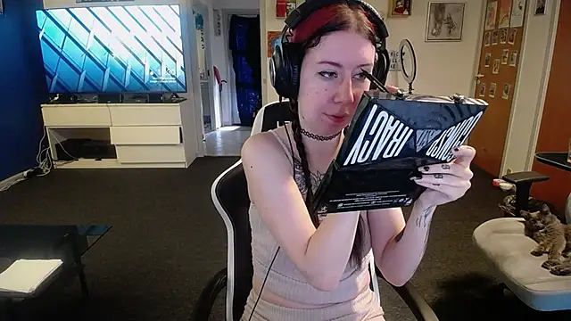 Snapshot of TattooedGirls chatting on 10/01/25, 08:31 TattooedGirls online show from 10/01/25, 08:31