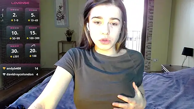 Snapshot of ShellyMoon_ chatting on 10/09/25, 02:15 ShellyMoon  online show from 10/09/25, 02:15