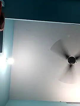 Snapshot of Kanneeswari chatting on 10/26/25, 02:01 Kanneeswari online show from 10/26/25, 02:01