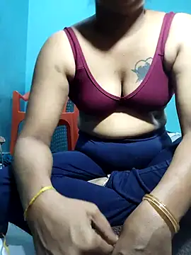 Snapshot of Kanneeswari chatting on 11/04/25, 09:30 Kanneeswari online show from 11/04/25, 09:30