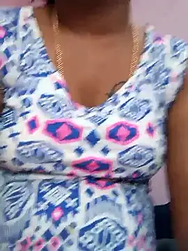 Snapshot of Kanneeswari chatting on 11/22/25, 02:32 Kanneeswari online show from 11/22/25, 02:32