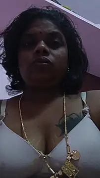 Snapshot of Kanneeswari chatting on 11/24/25, 11:48 Kanneeswari online show from 11/24/25, 11:48