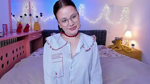 Snapshot of Me-Dea chatting on 03/06/26, 07:27 Me-Dea online show from 03/06/26, 07:27