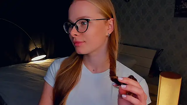 LibbyVenzeio online show from 10/19/25, 07:20