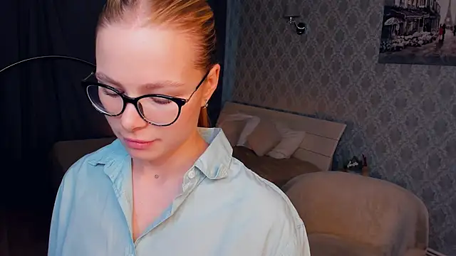 LibbyVenzeio online show from 11/08/25, 07:08