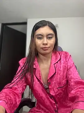 Snapshot of Im_Natashaaaa chatting on 10/18/25, 10:32 Im Natashaaaa online show from 10/18/25, 10:32