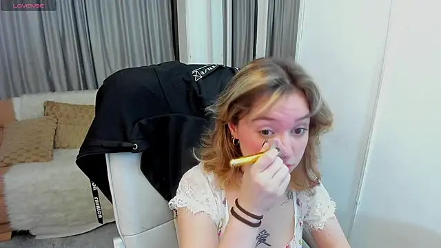 Lucia Copper online show from 12/14/25, 11:59