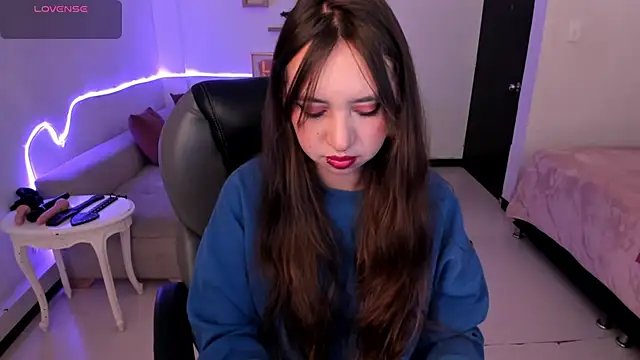 Scarlett  Cooper   online show from 11/03/25, 11:33